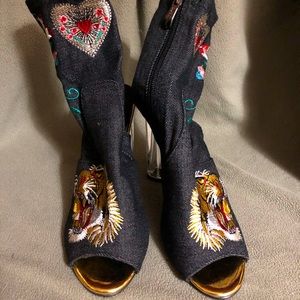 CAPE ROBBIN CONNIE-45 HEELED BOOTIES